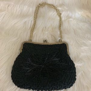 La Regale • Beaded Wristlet